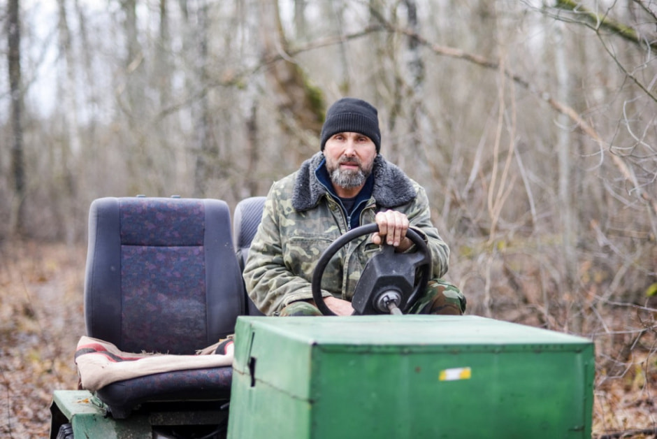 Как бортник спасает на Полесье черных пчел 10.jpg