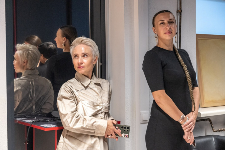 Художник Валерий Песин в галерее SmART 28.jpg