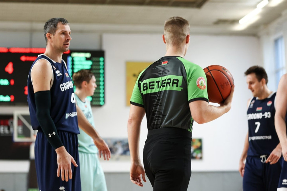 Баскетболист Алексей Тростинецкий в составе Гродно-93 2.jpg