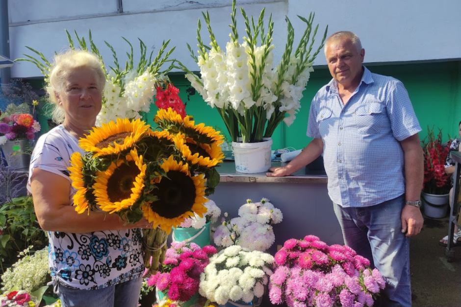 Продавцы на Комаровке 11.png