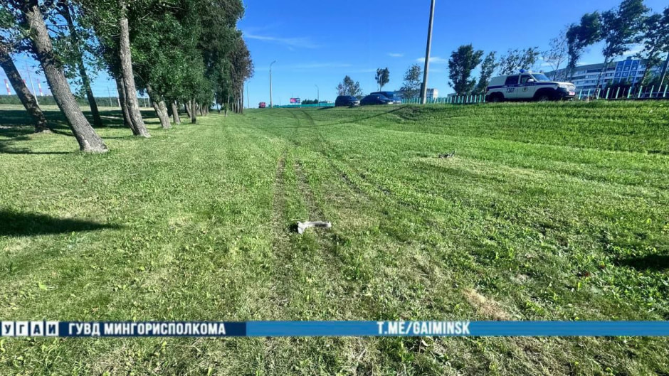 В Минске Citroen на МКАД врезался в дерево — водитель погиб на месте (3).jpg В Минске Citroen на МКАД врезался в дерево — водитель погиб на месте (3).jpg