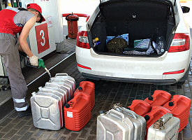 Заправочный туризм: продажи топлива на границе Беларуси выросли на 200%