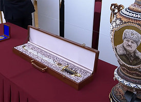 Сабля, автомат, зефир и не только. Лукашенко и Ким Чен Ын обменялись подарками