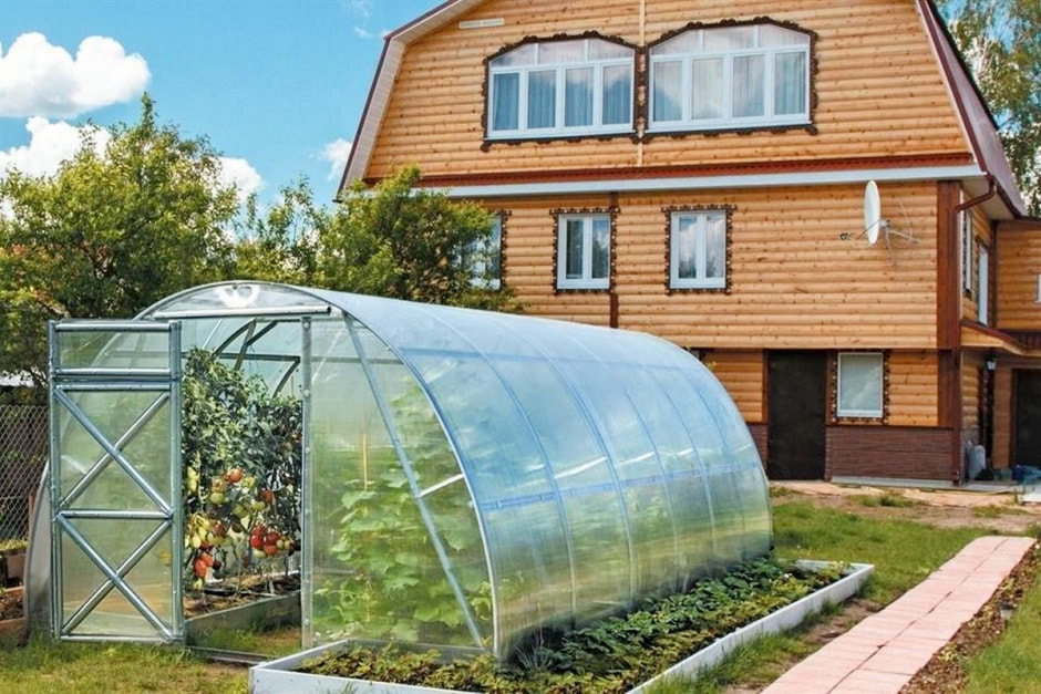 10-Теплица на дачу.jpg