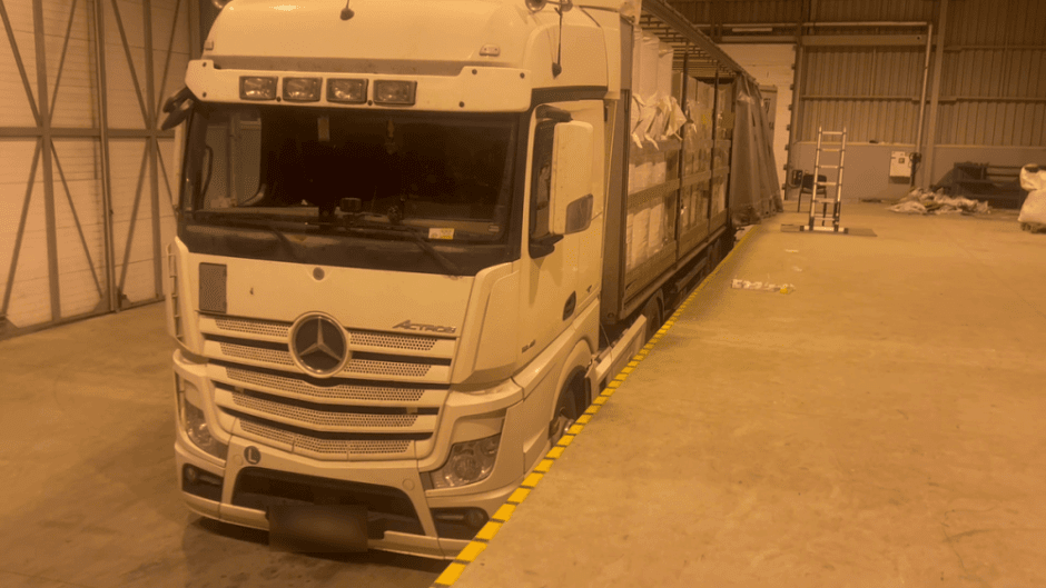 Таможня Литвы задержала рекордную партию белорусских контрабандных сигарет.png