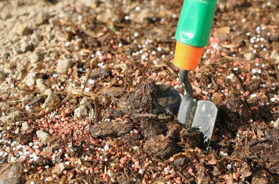 Чем разрыхлять почву 5.jpg