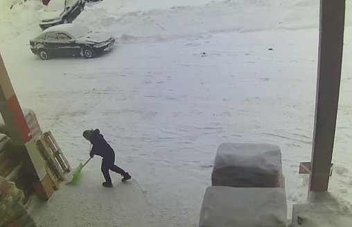 Белорусы вышли на “охоту за лопатами”? В Витебске все закончилось вызовом милиции