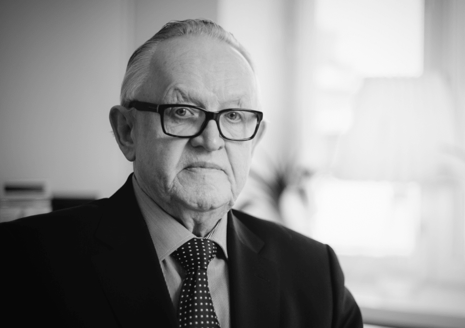 Мартти Ахтисаари .png