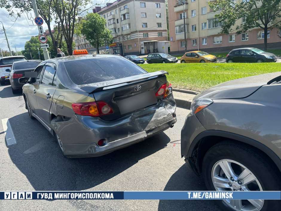 На Партизанском проспекте в Минске столкнулись четыре иномарки