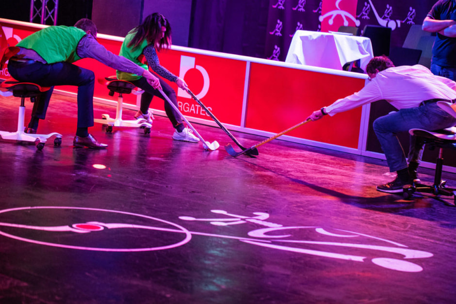 Хоккей на стульях.jpg