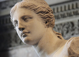 Потеряла руки, но обрела бессмертие. Что мы знаем о Венере Милосской