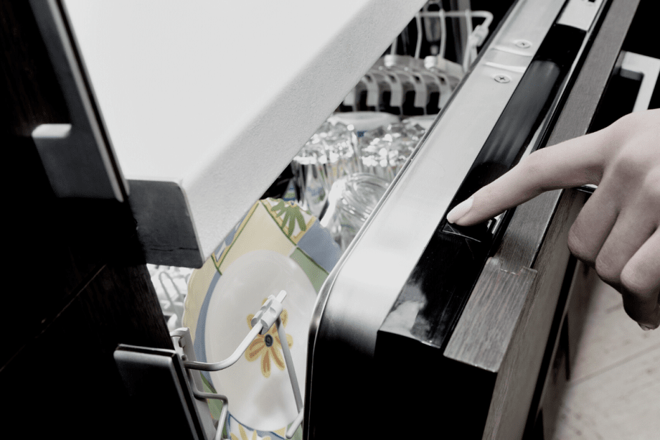 Ночные покупки_посудомойка.png