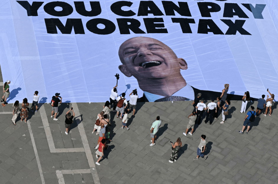 свадьба Амазон протест