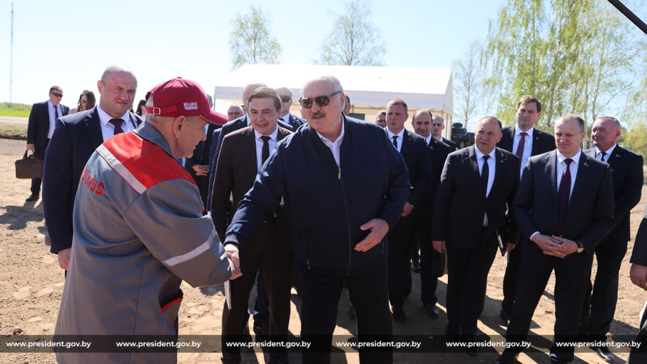 лукашенко костюковичский район.jpg