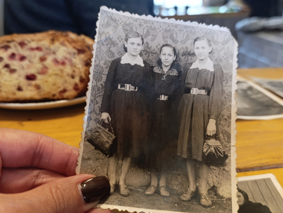 Бабушки Броня и Тэня из деревни Вигушки 12.jpg