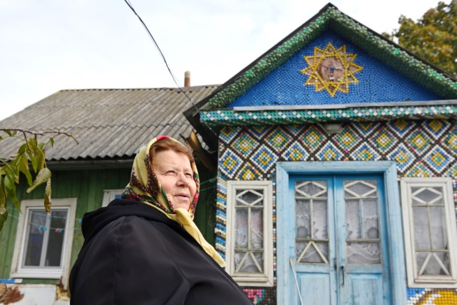 Дом обитый пластиковыми крышками 5.jpg