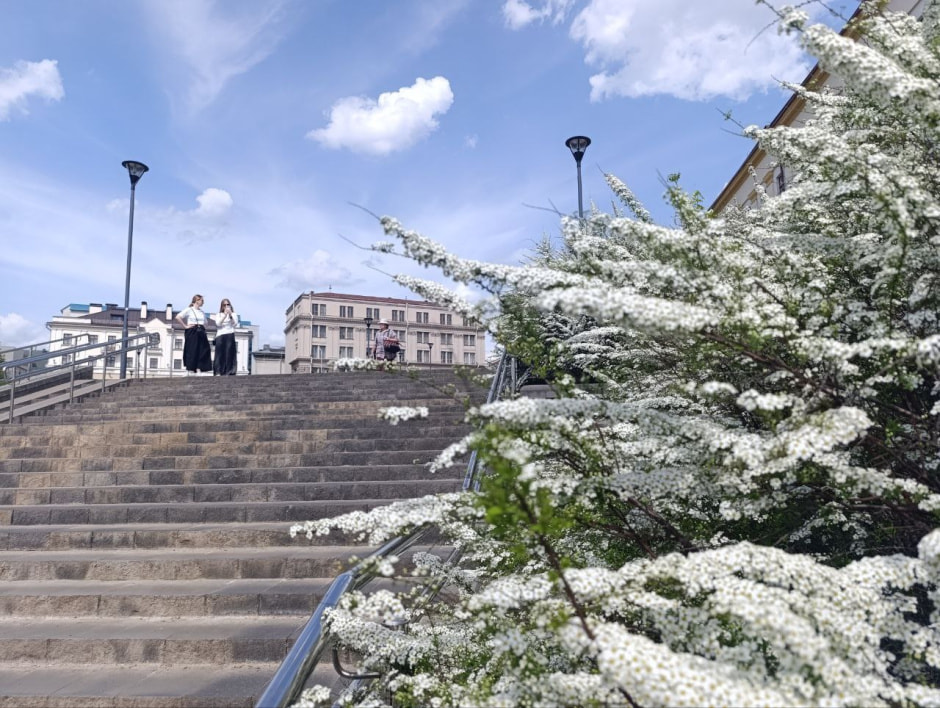 Минск весна солнце жара