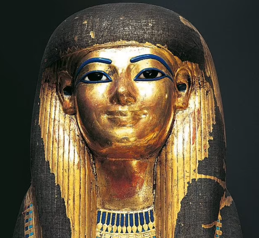 Дайверы нашли давно утерянные изображения Тутанхамона на дне Нила (3).png