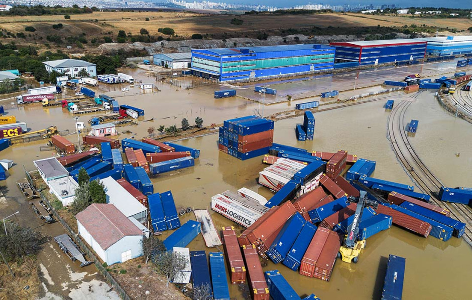 Наводнение в Стамбуле.jpg Наводнение в Стамбуле.jpg