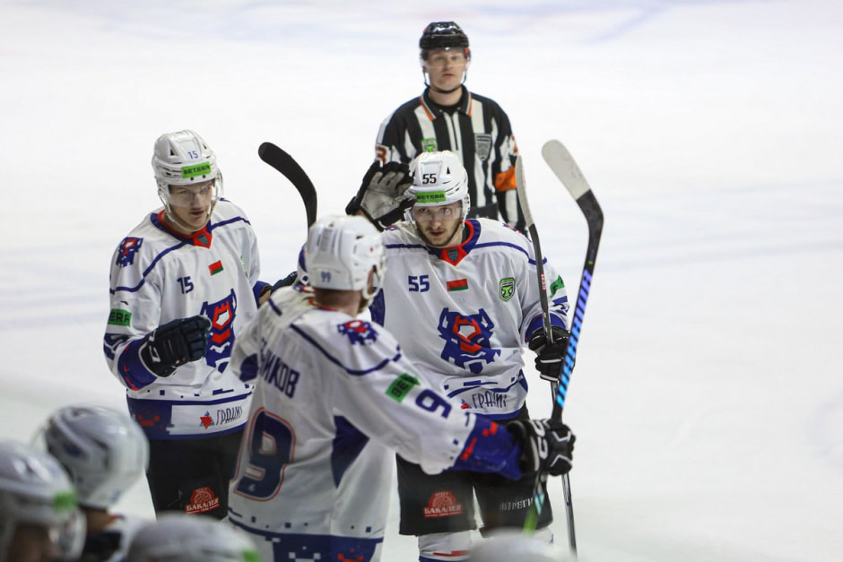 хоккей брест.jpg