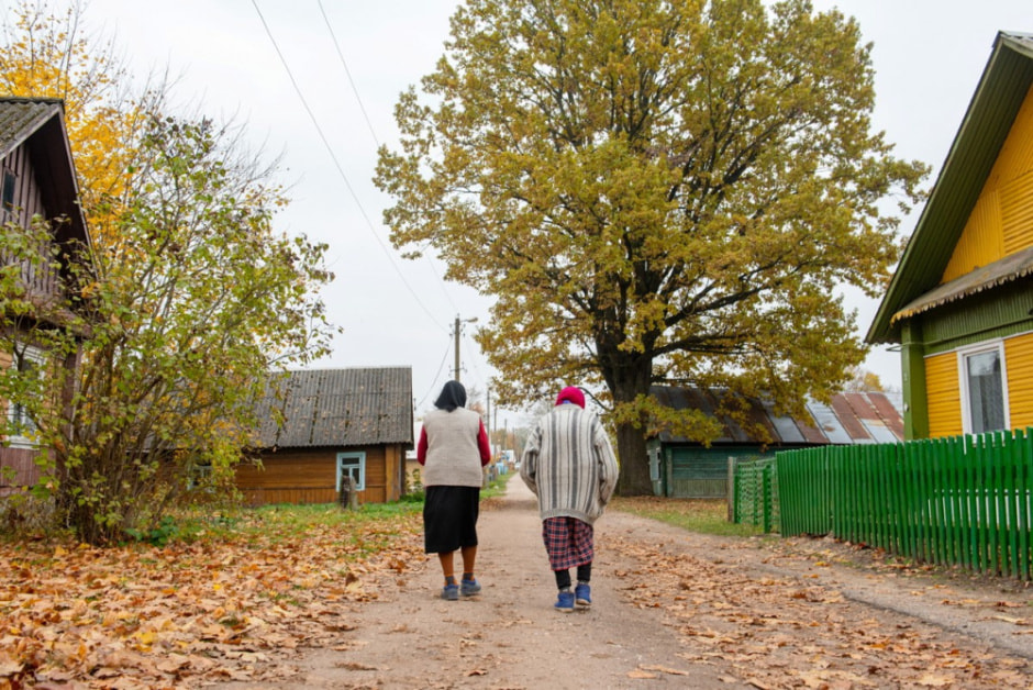 Бабушки Броня и Тэня из деревни Вигушки 15.jpg