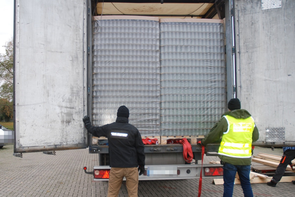 Контрабанда сигарет.jpg