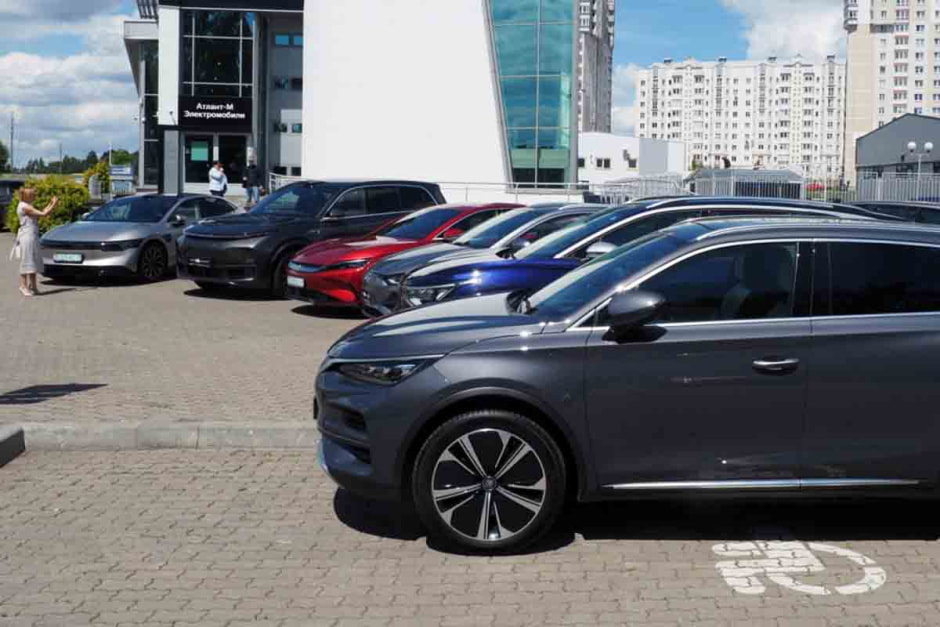 Салон электромобилей