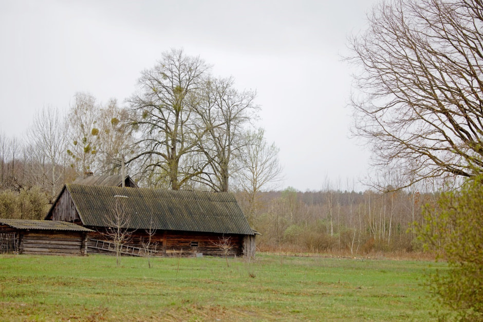 Продавец в сельском магазине 26.jpg