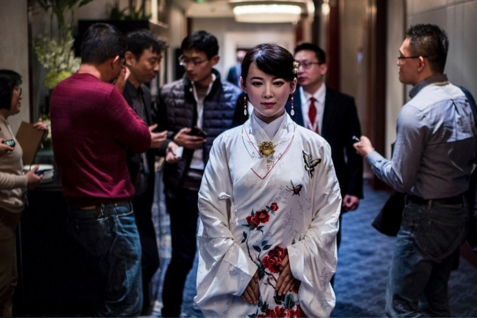 робот жена.png