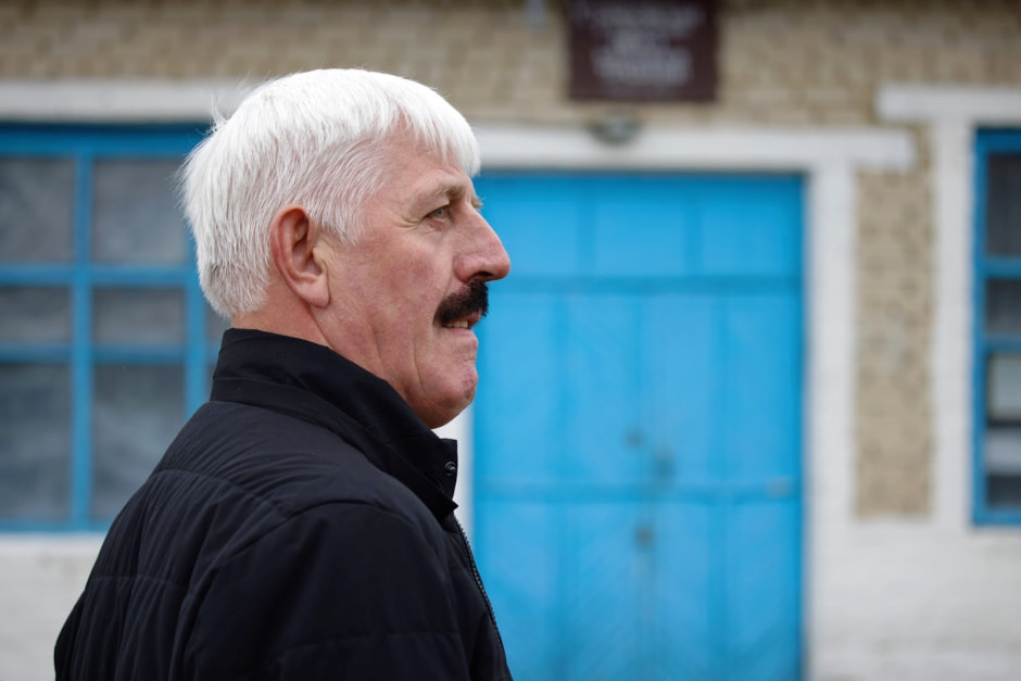 Продавец в сельском магазине 28.jpg