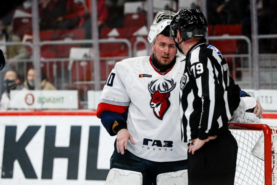 Вратарь Андрей Тихомиров 4.jpg