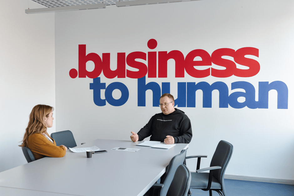 Бизнес и соцсети hoster 5.png Бизнес и соцсети hoster 5.png