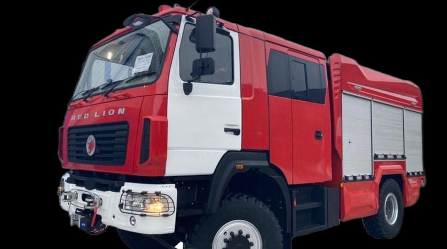 Литва конфисковала у Зимбабве белорусские пожарные машины и хочет передать их Украине.jpg