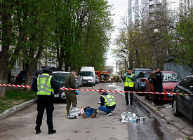 В Киеве мужчина открыл стрельбу: погибли пять человек, еще десять попали в больницу