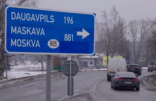 В Латвии решили убрать названия городов Беларуси и России с дорожных указателей