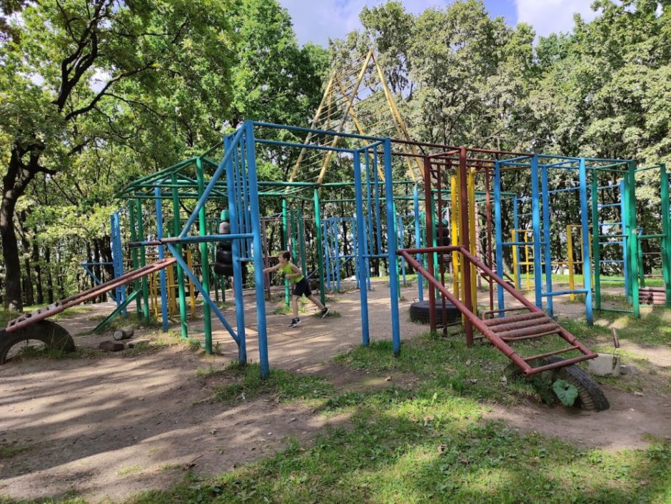 Сквер Дубки Минск.jpg