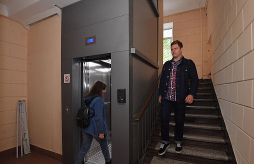 “Следите за поведением” – Милиция призвала белорусов не входить в лифт с этими людьми и укрепить двери квартиры