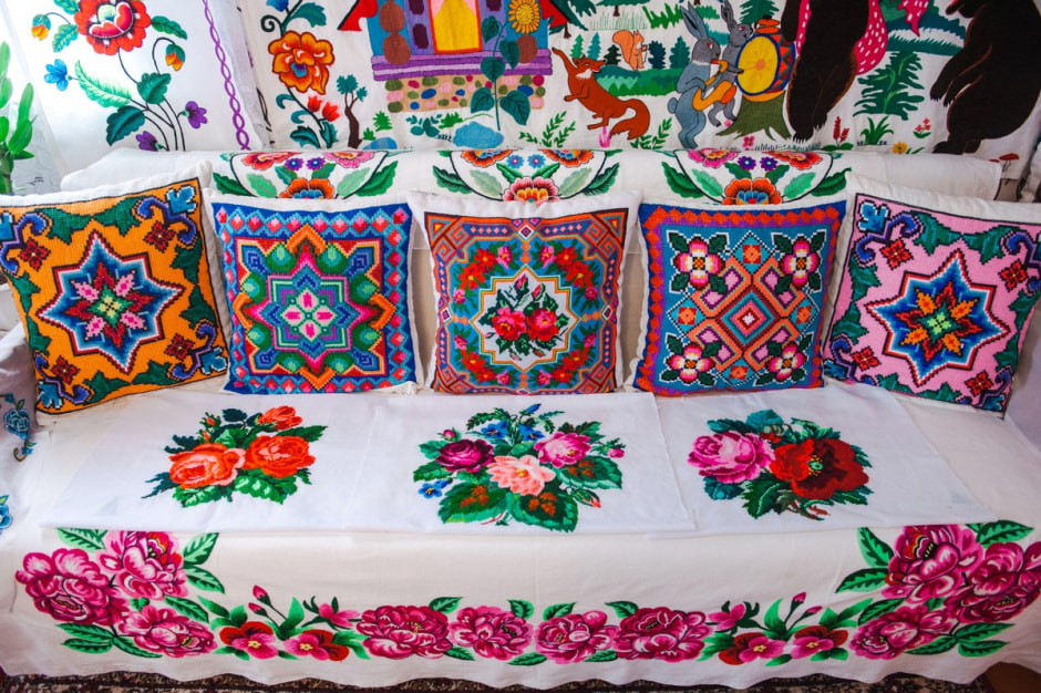 Дом-вышиванка Марии Сочилович из Грабово 6.jpg