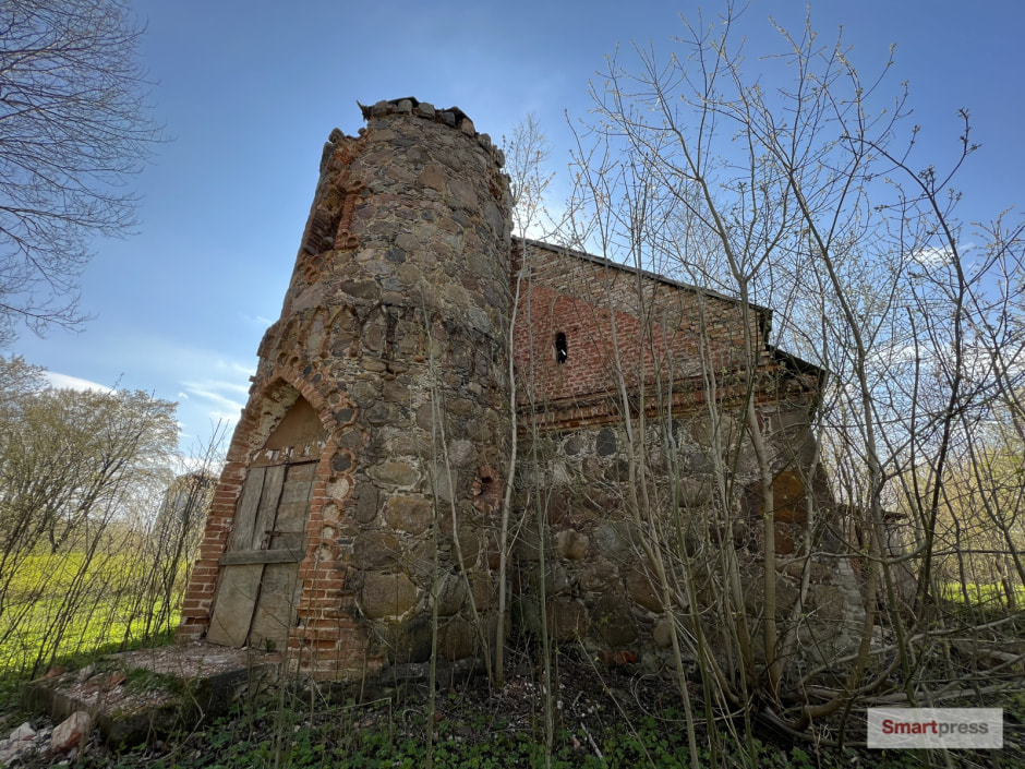 Замок Тизенгаузов.jpeg Замок Тизенгаузов.jpeg