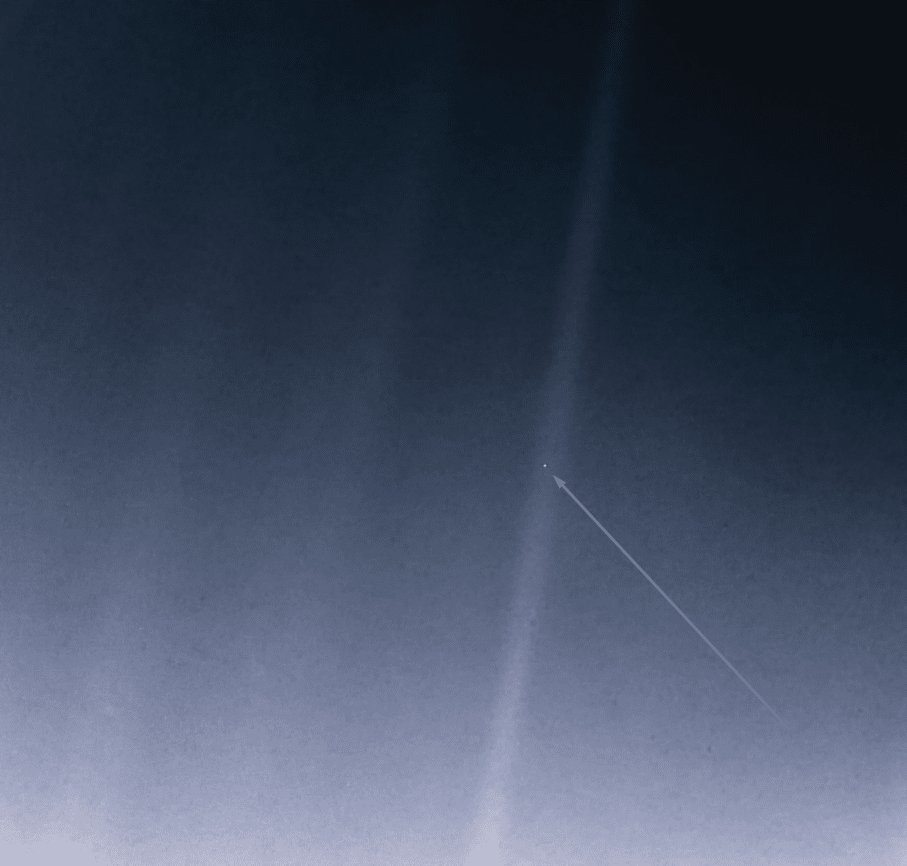 Земля Pale Blue Dot 1990 Voyager 1
