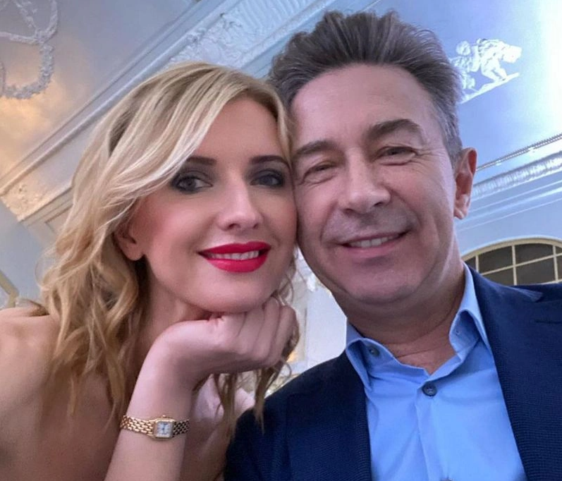 сюткин и виола.png