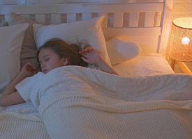 Ночник – не лучший гаджет для сна и здоровья. Почему и что делать, если от него невозможно отказаться?