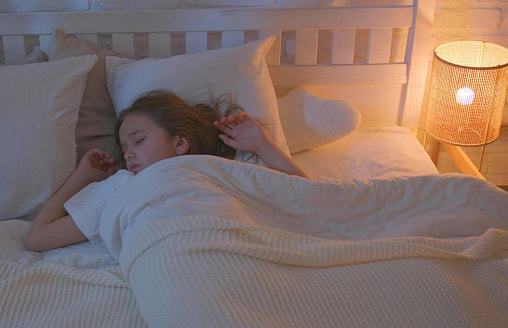 Ночник – не лучший гаджет для сна и здоровья. Почему и что делать, если от него невозможно отказаться?