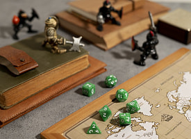 На маркетплейсе белорусам продавали игру с фашистской идеологией. А еще – дроны и холодное оружие