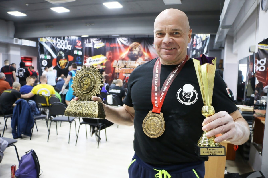 Вячеслав Хоронеко с наградами 2.jpg