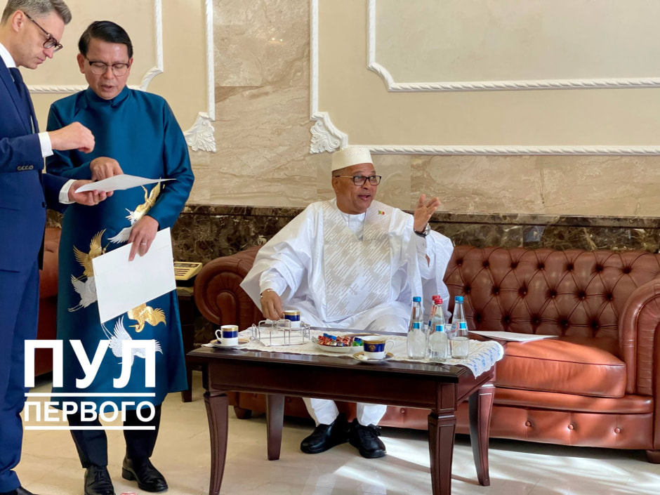 Чаепитие перед вручением верительных грамот