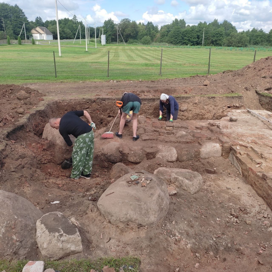 Раскопки в Будславе