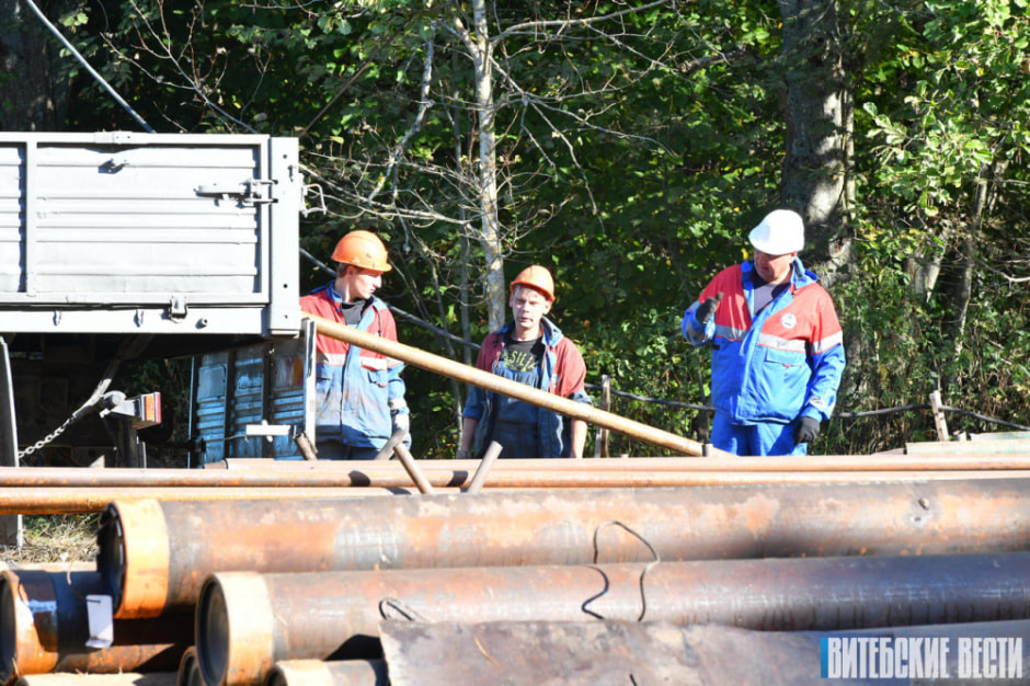 Бурение скважины1.jpeg Бурение скважины1.jpeg