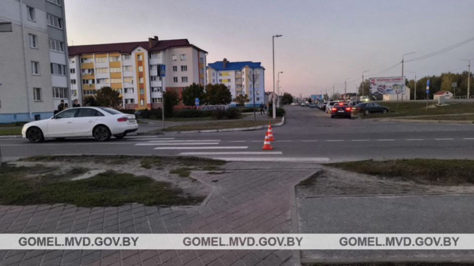 Audi наехала на трехлетнего мальчика в Житковичах на пешеходном переходе (2).jpg Audi наехала на трехлетнего мальчика в Житковичах на пешеходном переходе (2).jpg