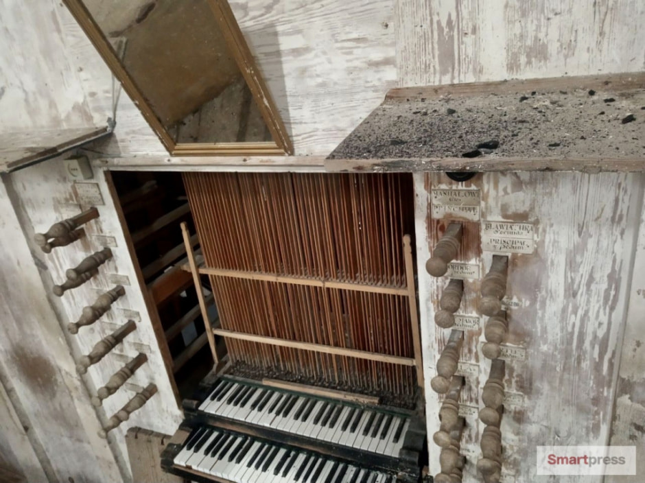 Будславский костел орган.jpg IMG_9196.jpg